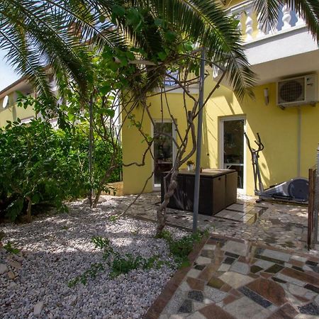 Jela Apartment 7 Pula Exterior photo