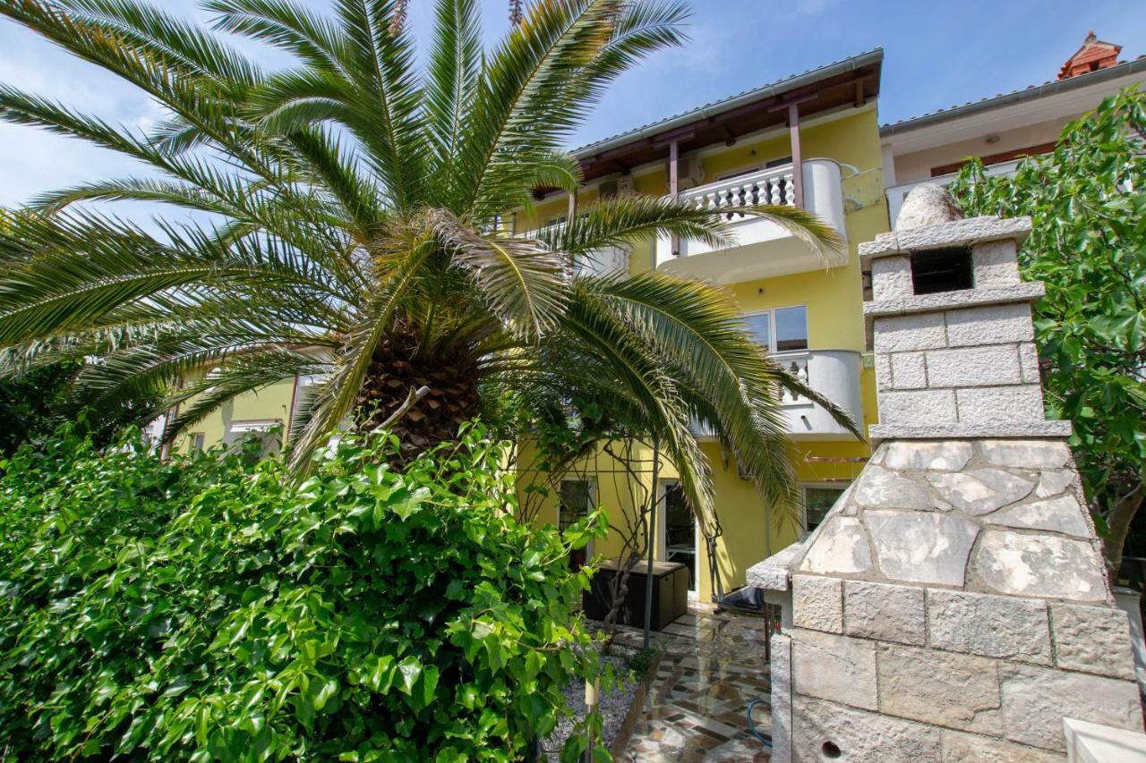 Jela Apartment 7 Pula Exterior photo