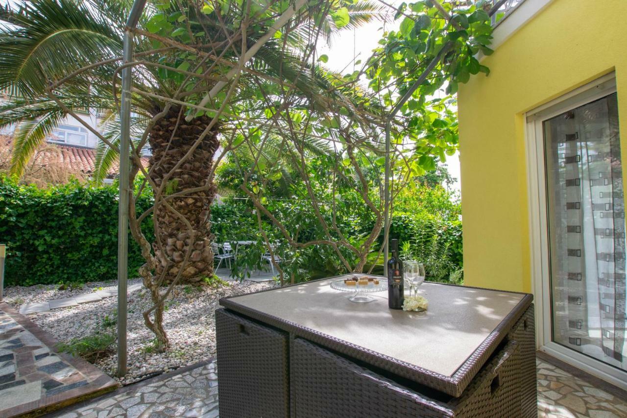 Jela Apartment 7 Pula Exterior photo